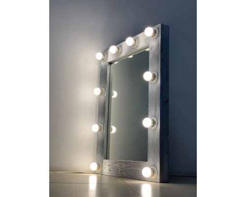 Гримерное зеркало серебристого цвета с подсветкой в спальню 80х60